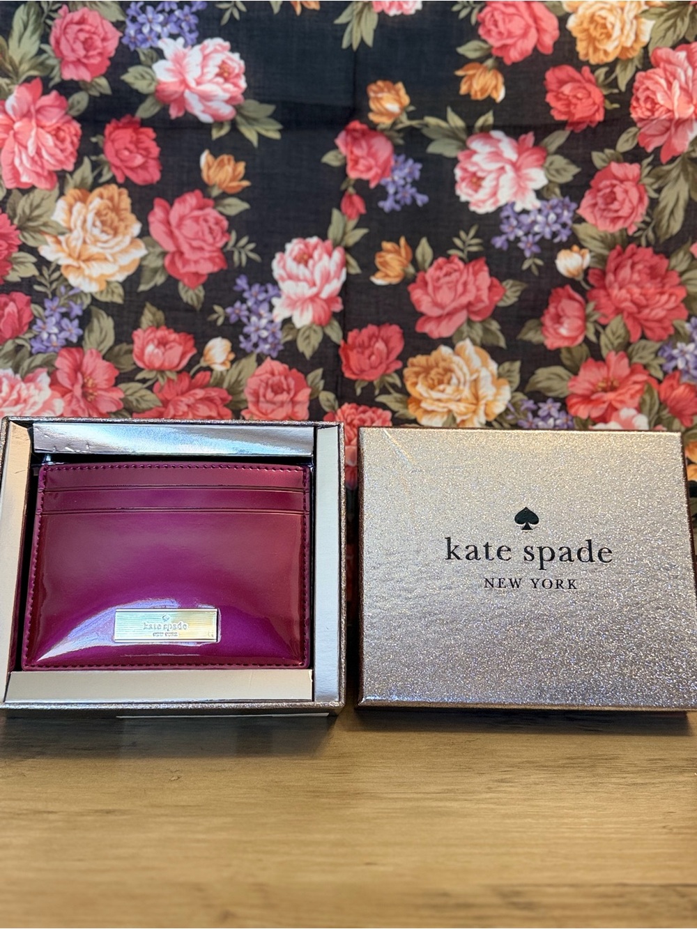 kate spade Patent Leather Card Holder in Berry Pink